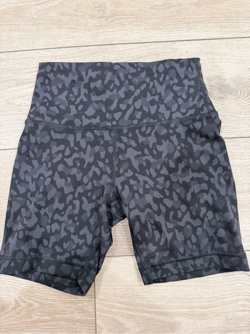 Lululemon Wunder Train High-Rise Short 6